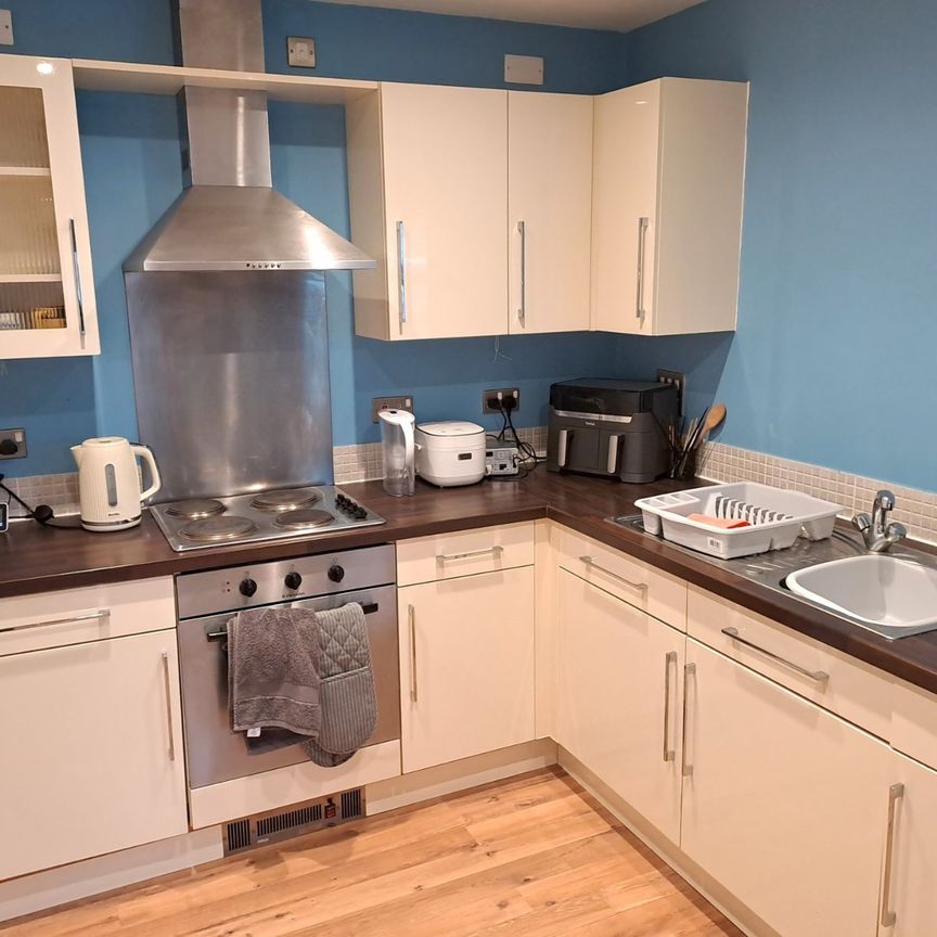 2 bedroom property to rent - Photo 1