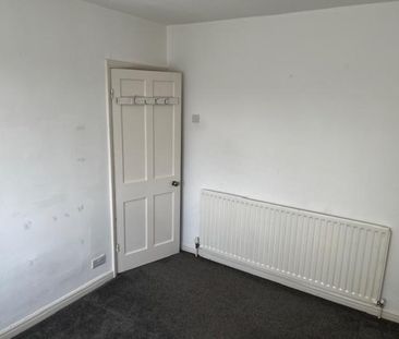 4 bedroom semi-detached house to rent - Photo 6