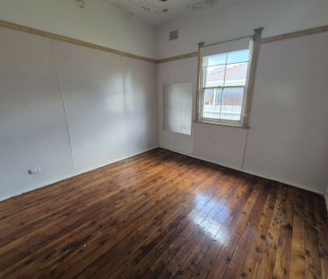 Convenient Located 2 Bedroom Home with Extra Large Backyard!!! - Photo 2