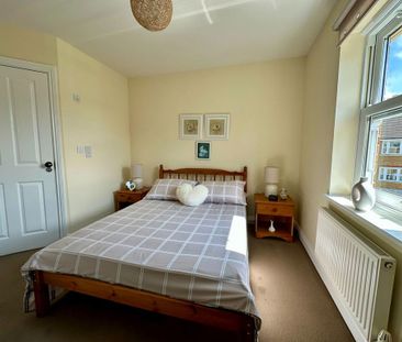 3 bedroom semi-detached house to rent - Photo 3