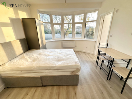 Studio to rent - Photo 3