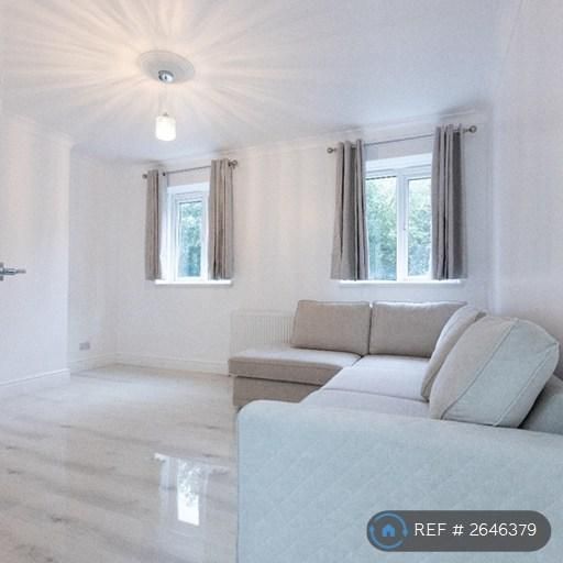 3 bedroom flat to rent - Photo 1