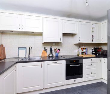 Charterhouse Road, Godalming, GU7 - Photo 6