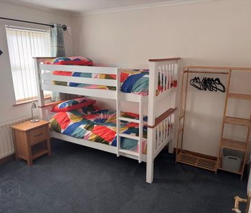 2 Magheramenagh Gardens (STUDENT LET), Portrush, BT56 8SU - Photo 4