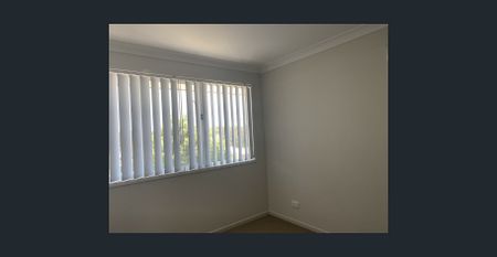 FOUR BEDROOM FAMILY HOME - GREAT LOCATION - Photo 3