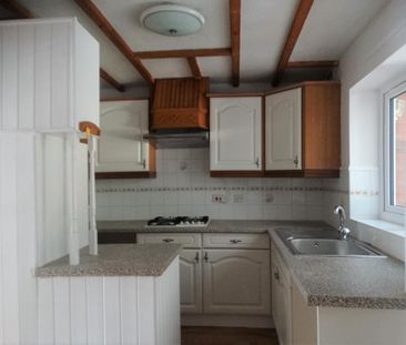 2 bedroom terraced house to rent - Photo 5