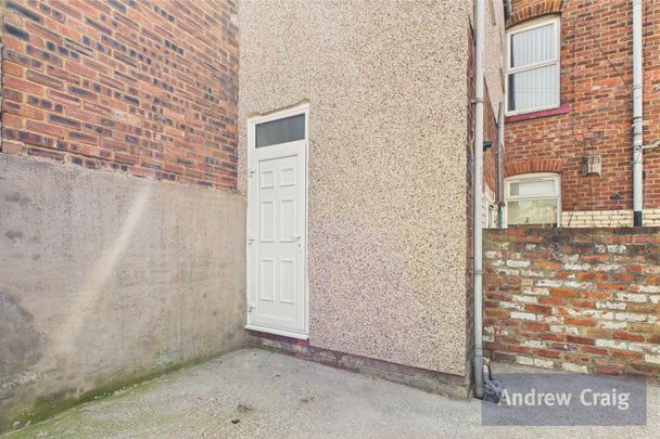 2 bed flat to rent in Whitehead Street, South Shields, NE33 - Photo 1