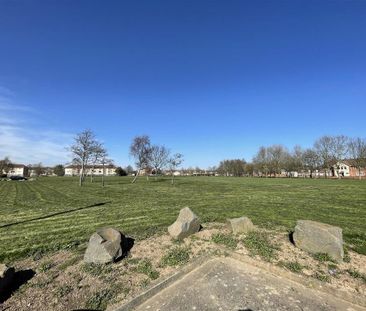 2 bedroom end of terrace house to rent - Photo 4