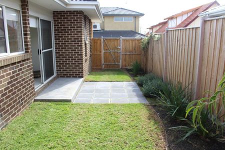 Fantastic position in prized Ivanhoe/Heidelberg-fringe pocket. - Photo 3
