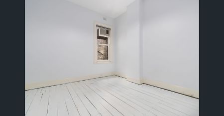 STYLISH APARTMENT IN THE HEART OF MOSMAN VILLAGE - Photo 2