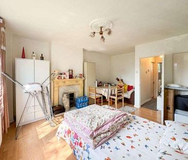Mollison Way, Edgware, HA8 - Photo 4