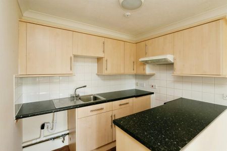 1 bedroom retirement property to rent - Photo 5