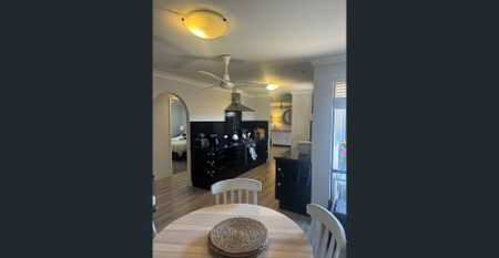 Coastal Comfort and Quiet Living – Walk to the Beach! - Photo 3