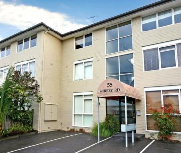 Spacious Unfurnished 1-Bedroom Apartment with Large Courtyard - Photo 2