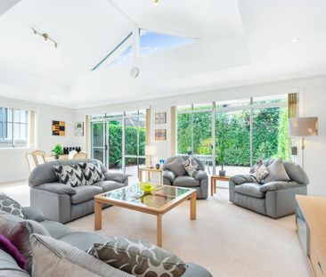 Outstanding contemporary townhouse in exclusive Lane Cove locale - Photo 3