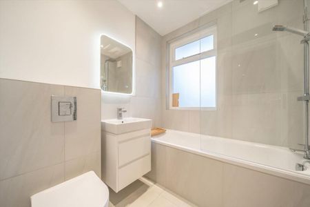 3 bedroom flat to rent - Photo 5