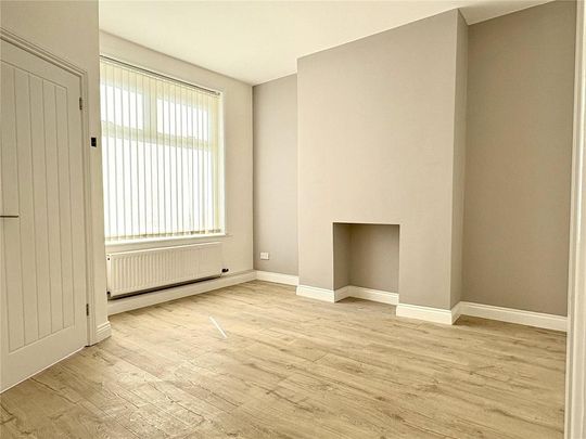 4 bedroom terraced house to rent - Photo 1