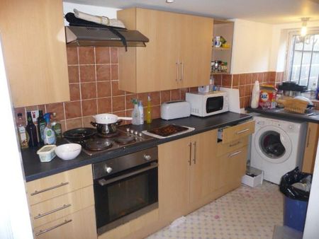 4 bedroom house to rent - Photo 2