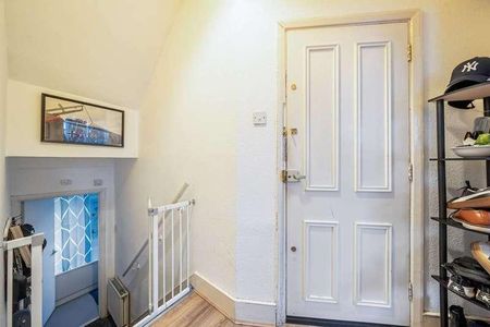 Stockwell Terrace, Stockwell, SW9 - Photo 2