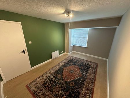 Studio Flat, Granville Gardens, SW16 - Photo 2