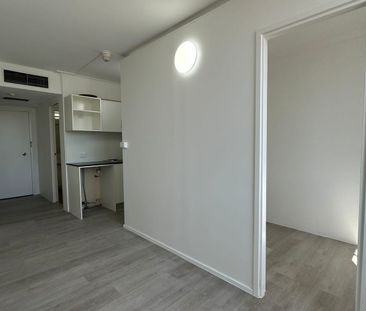 RENOVATED STUDIO 1KM TO AUBURN STATION - Photo 5