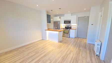 For Lease - 3411 Lakeshore Boulevard Unit# #2, Toronto, Ontario - Photo 3
