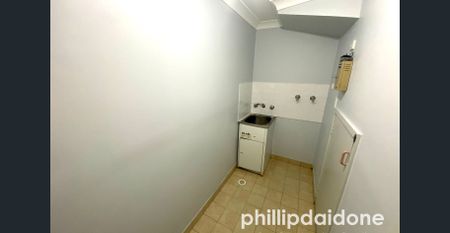 NEAT TOWNHOUSE... - Photo 2