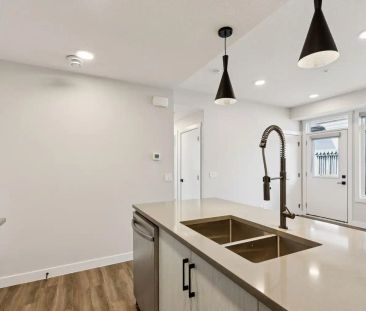 Livingston Townhomes — 2 bedroom, 1 bathroom and garage - Photo 3