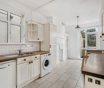 4 bedroom semi-detached house to rent - Photo 6