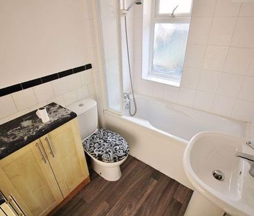 2 bedroom semi-detached house to rent - Photo 5