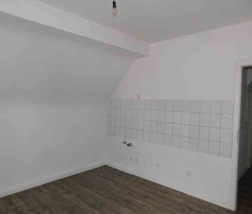 Ruhrallee: Gut geschnittene 2-Zi.-DG-Wohnung, wenige Schrägen - Photo 1