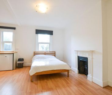 Studio flat to rent in York Road, Guildford, GU1 - Photo 5