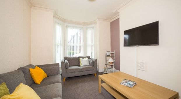 8 Mayville Terrace, Hyde Park, Leeds, LS6 1NB - Photo 1