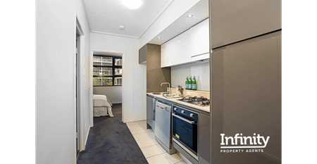 SPACIOUS ONE-BEDROOM APARTMENT IN ALEXANDRIA - Photo 2