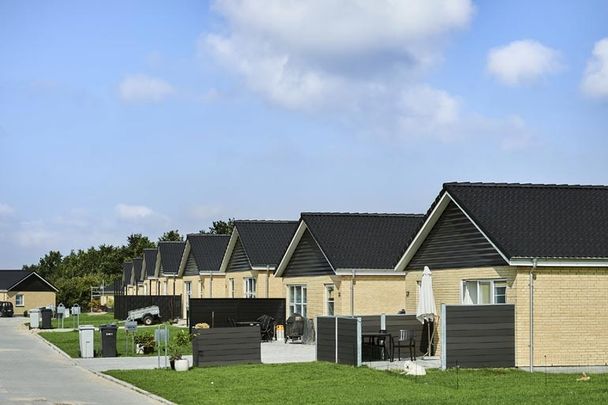 Skønt 4-værelses fritliggende hus i eftertragtet kvarter. - Foto 1