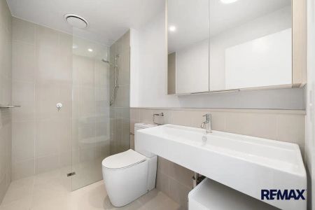 “Immaculate 2-Bedroom Townhouse with Natural Light – Now Leasing” - Photo 2