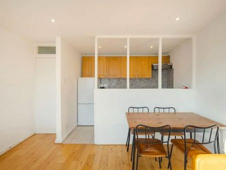 3 bedroom flat to rent - Photo 2