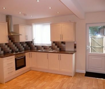 2 Bed Terraced House, Brown Street, M6 - Photo 3