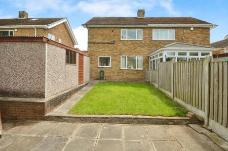 3 bedroom semi-detached house to rent - Photo 4