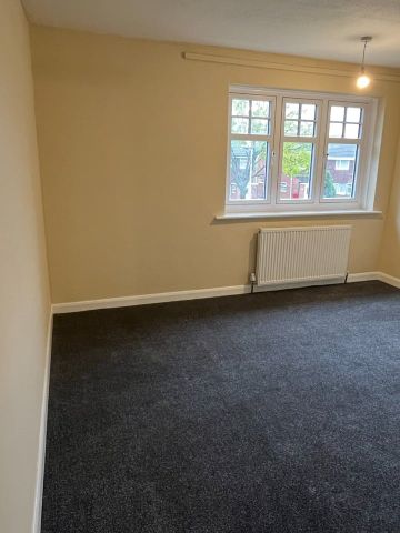 2 Bed Terraced House, Huggett Close, LE4 - Photo 2