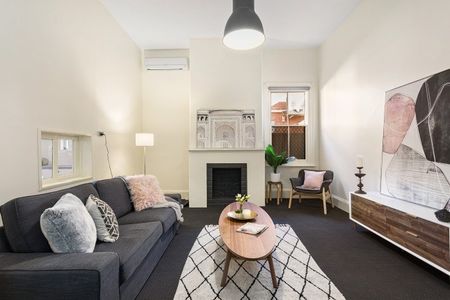 5-bedroom shared house / townhouse, Hughes Street - Photo 2