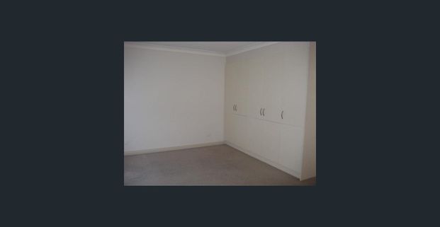 Spacious 3-Bedroom Executive Townhouse - Photo 1