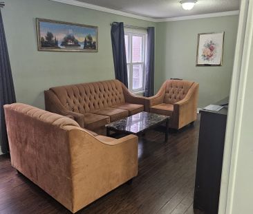 For Lease - 19 Arthurs Crescent, Brampton, Ontario - Photo 2