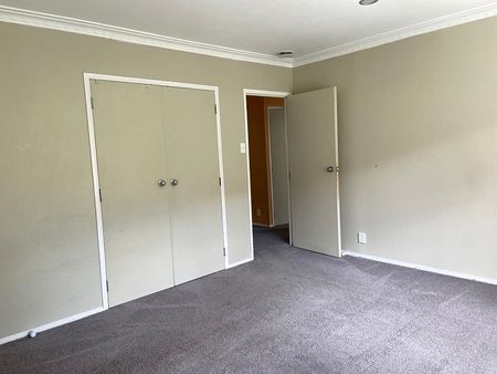 3 Bedroom House in Hillcrest - Available Now - Photo 5