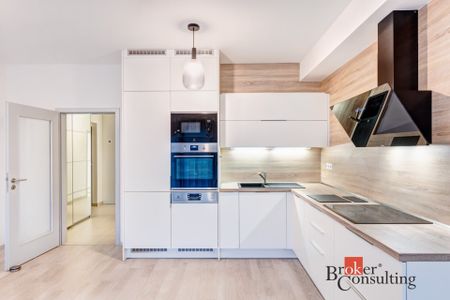 Apartment for rent, 4+kk - 3 bedrooms, 87m - Photo 2