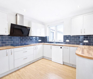 3 bedroom semi-detached house to rent - Photo 5