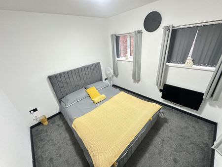 557a Chester Road, Manchester, M16 - Photo 3