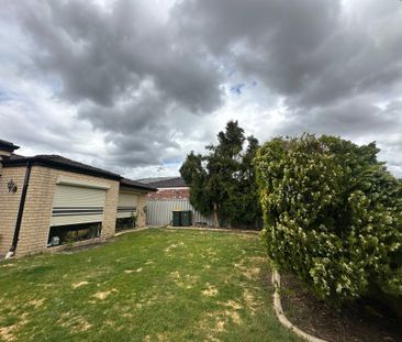 Jane Brook - Photo 1