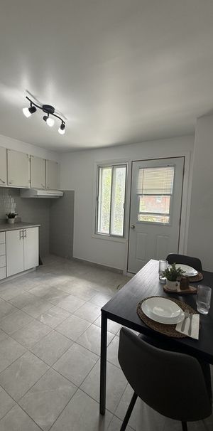 À Louer – Joli 3 ½ Meubles Inclus - Photo 1