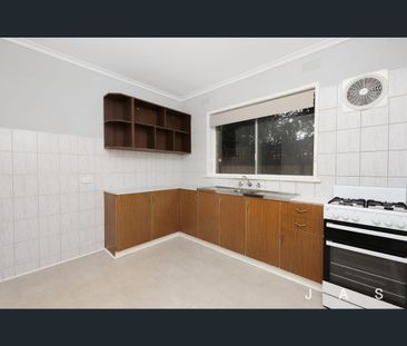 2/16 Sydenham Street, Seddon, Vic 3011 - Photo 6